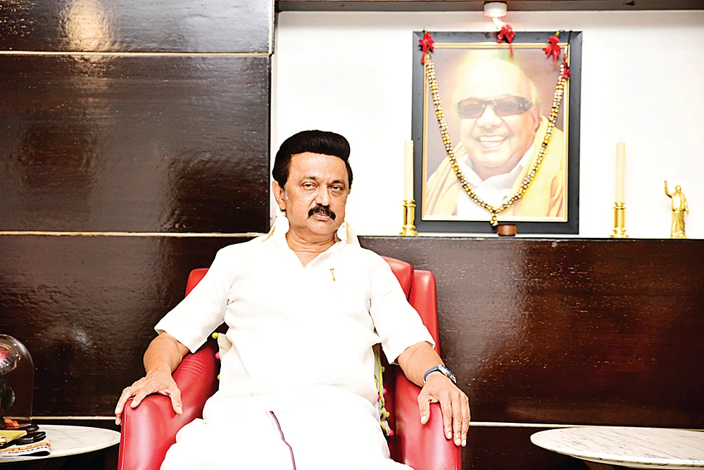 ‘ஆல் அவுட்’ அஸ்திர தி.மு.க - ‘ஆளை விடுங்க’ அ.தி.மு.க