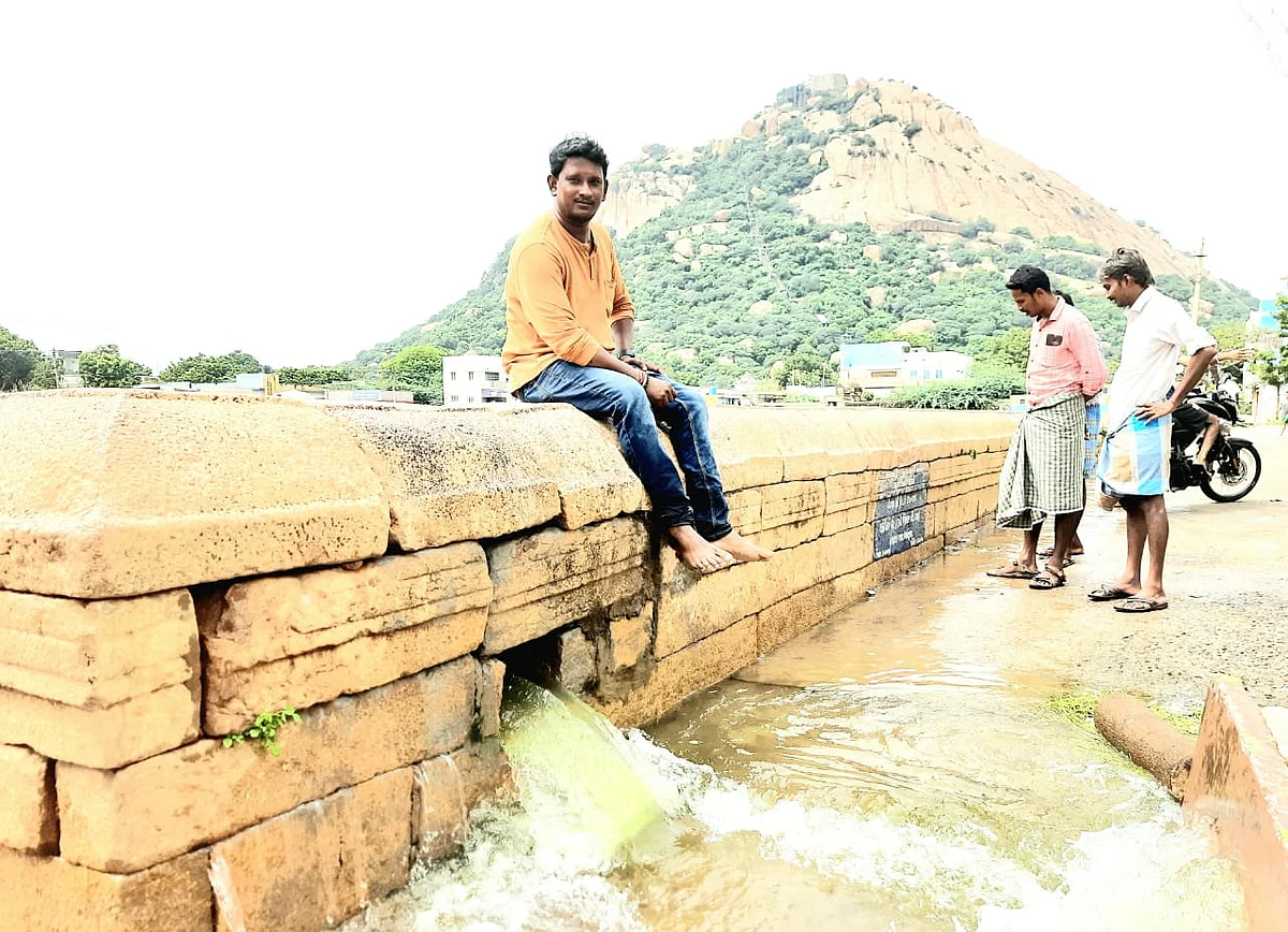 சுந்தர்