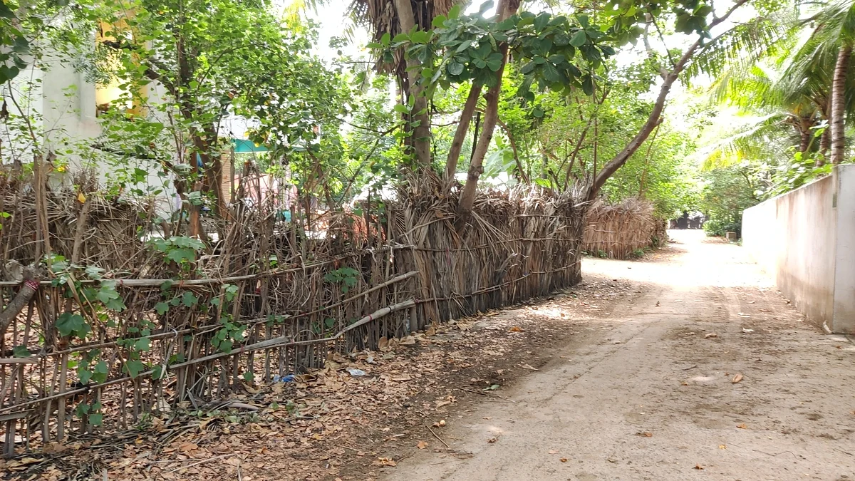 ஆக்கிரமிக்கப்பட்டுள்ள குடியிருப்புகள்