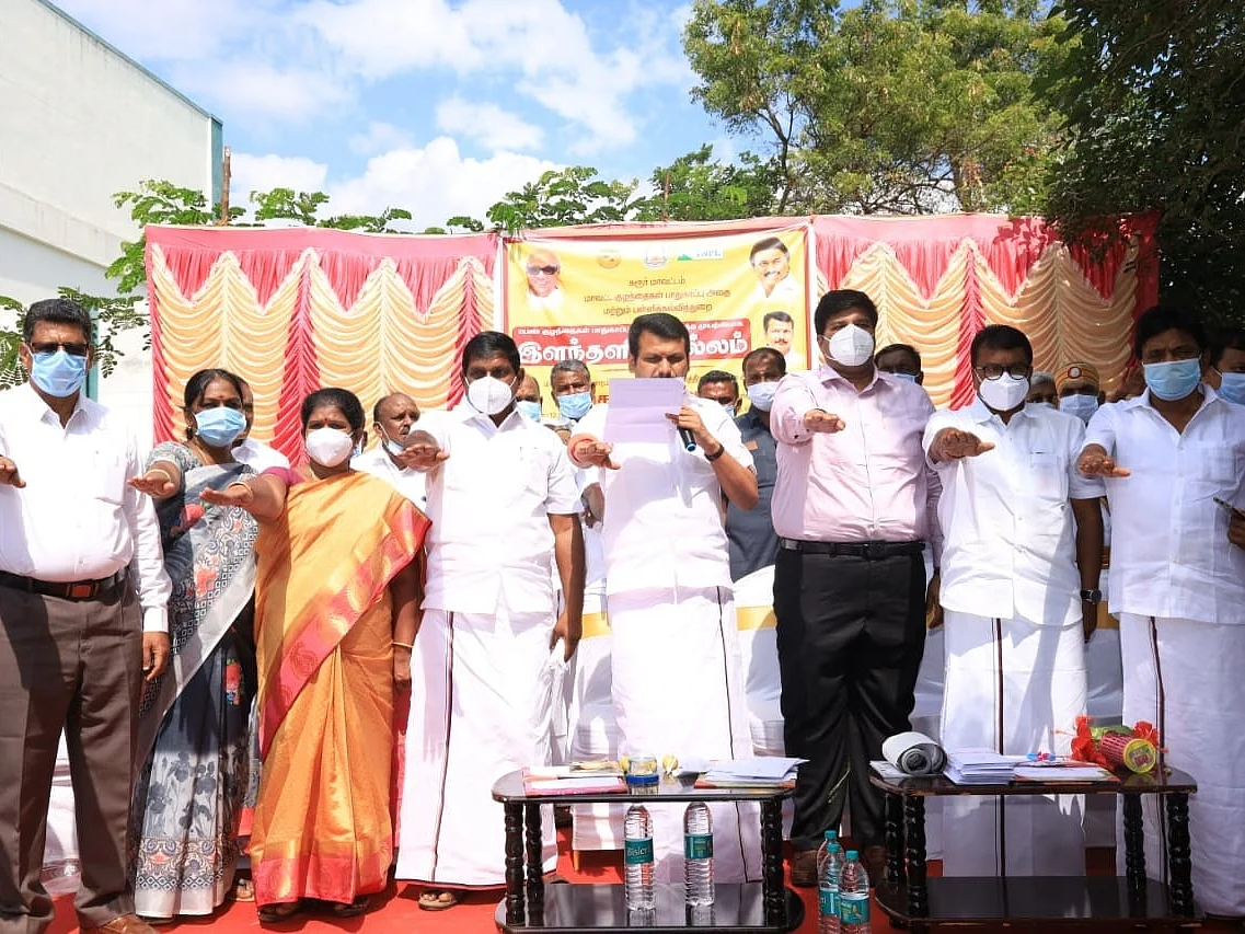கரூர்: பெற்றோருக்கு உறுதிமொழிப் படிவம் - குழந்தைத் திருமணத்தைத் தடுக்க அசத்தல் முயற்சி!