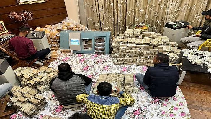 அகிலேஷ் யாதவ் நண்பர் வீடு