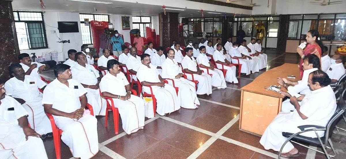 மாவட்டச் செயலாளர்கள் கூட்டம்