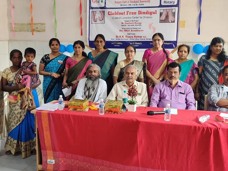 `பிறவி வளைபாத கோளாறு சரிசெய்யக்கூடியதே!' - அரசு மருத்துவமனையில் குழந்தைகளுக்கு இலவச சிறப்பு காலணி
