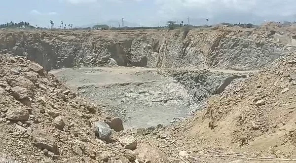 கனிம வளம் எடுக்கப்பட்ட குவாரி