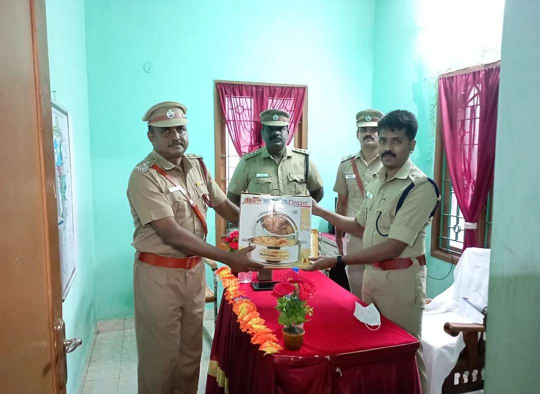 தீயணைப்புப் படையினருக்கு எஸ்.பி ஜவகர் பாராட்டு