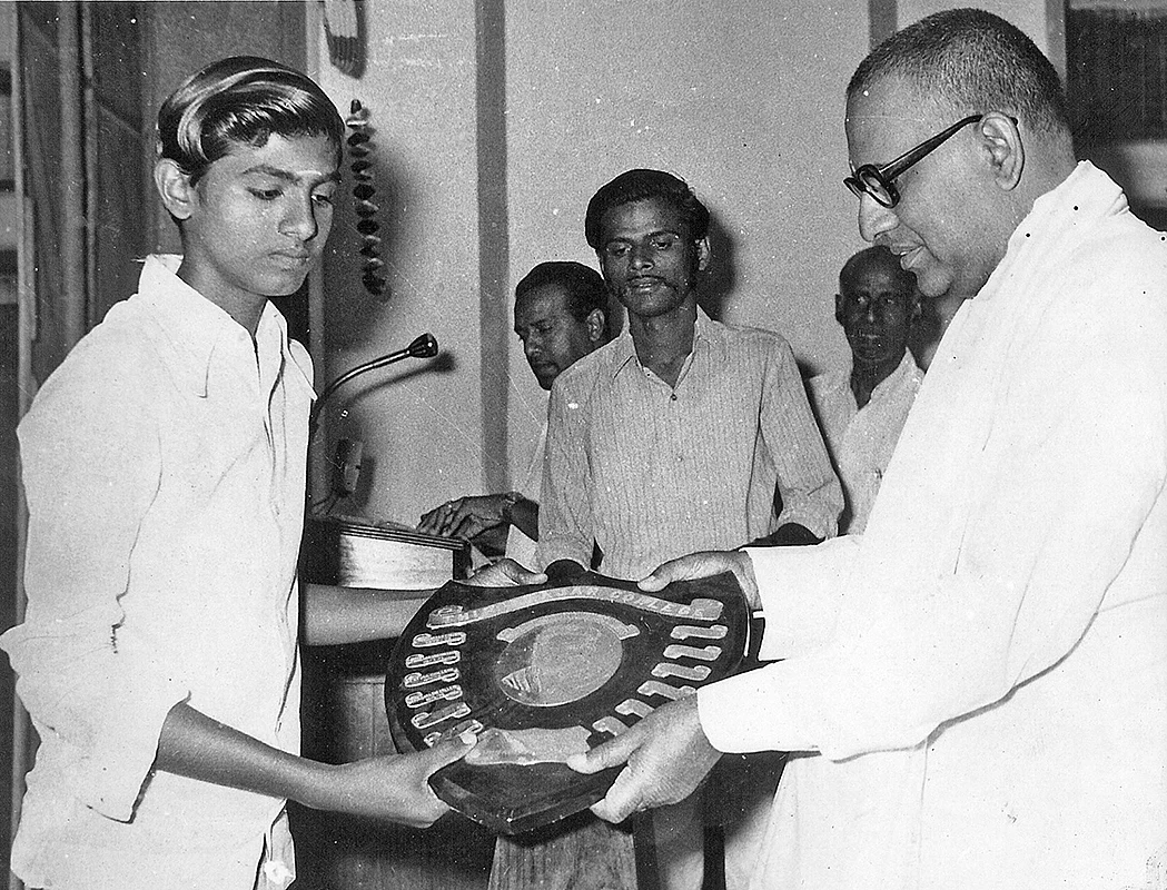 குன்றக்குடி அடிகளார் சுழற்கேடயம்