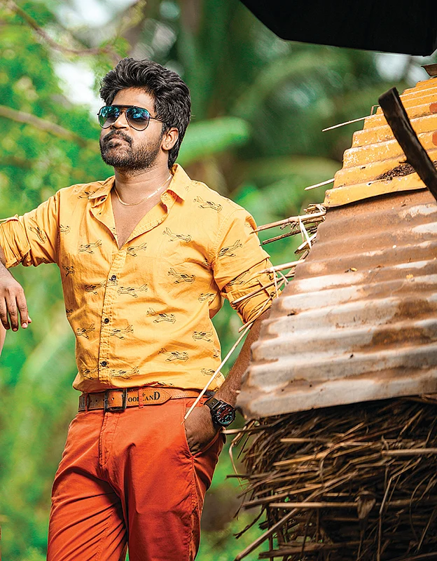 ஆங்கர் to ஆக்டர்: “கோயிலில் டான்ஸ் ஆடியதுதான் ஆரம்பம்!”