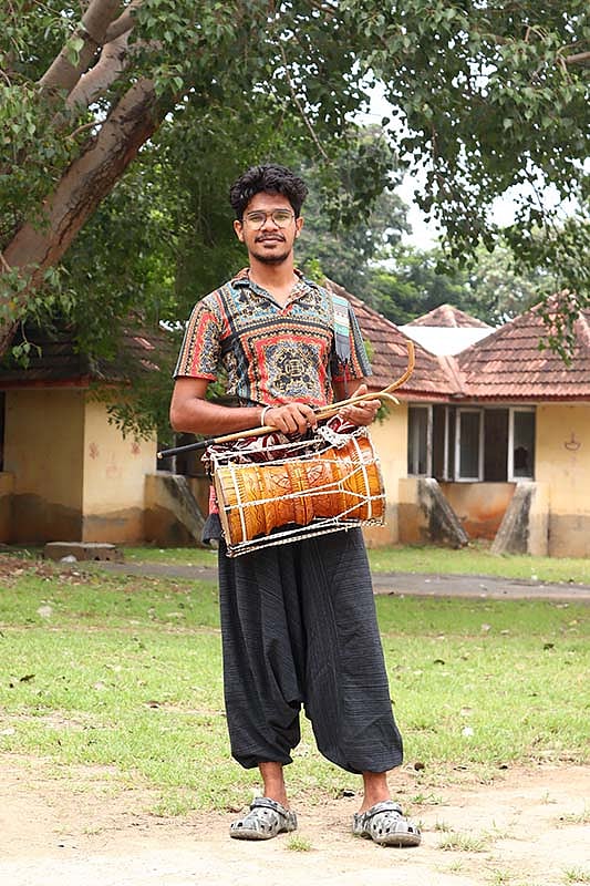 வரலாற்றை இசைப்பவன்!