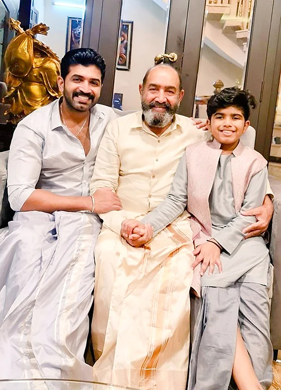 Arun Vijay: நாட்டாமை குடும்பத்தார்..!