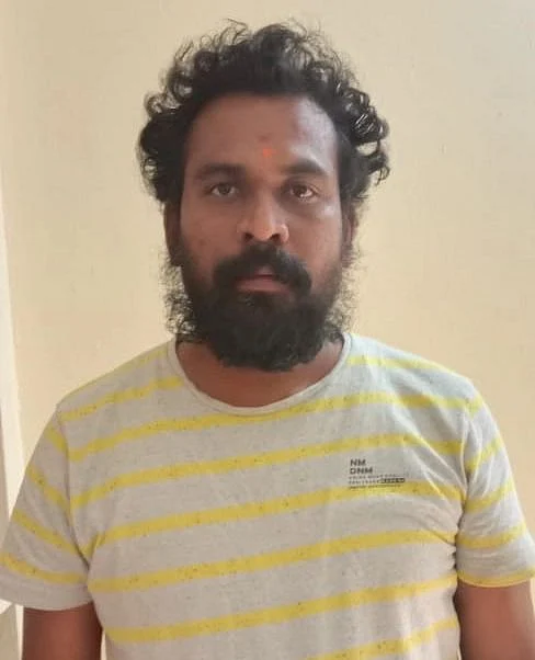 சென்னை: கள்ளச்சாவி மூலம் ரூ. 4.5 கோடி கொள்ளை! - தொழிலதிபர் வீட்டில் கைவரிசை காட்டிய ஊழியர் | chennai police arrested five members in theft case 2 கைது செய்யப்பட்ட மணி