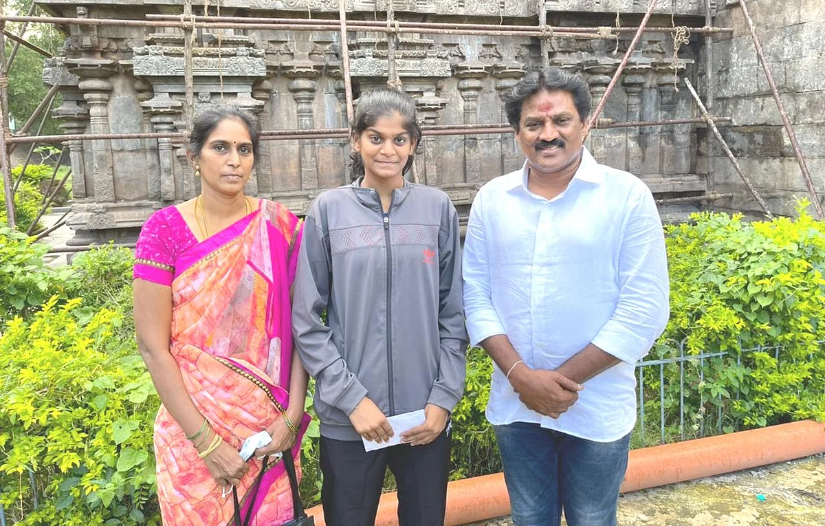 தேவதர்ஷினியுடன் சோளிங்கர் ரவி