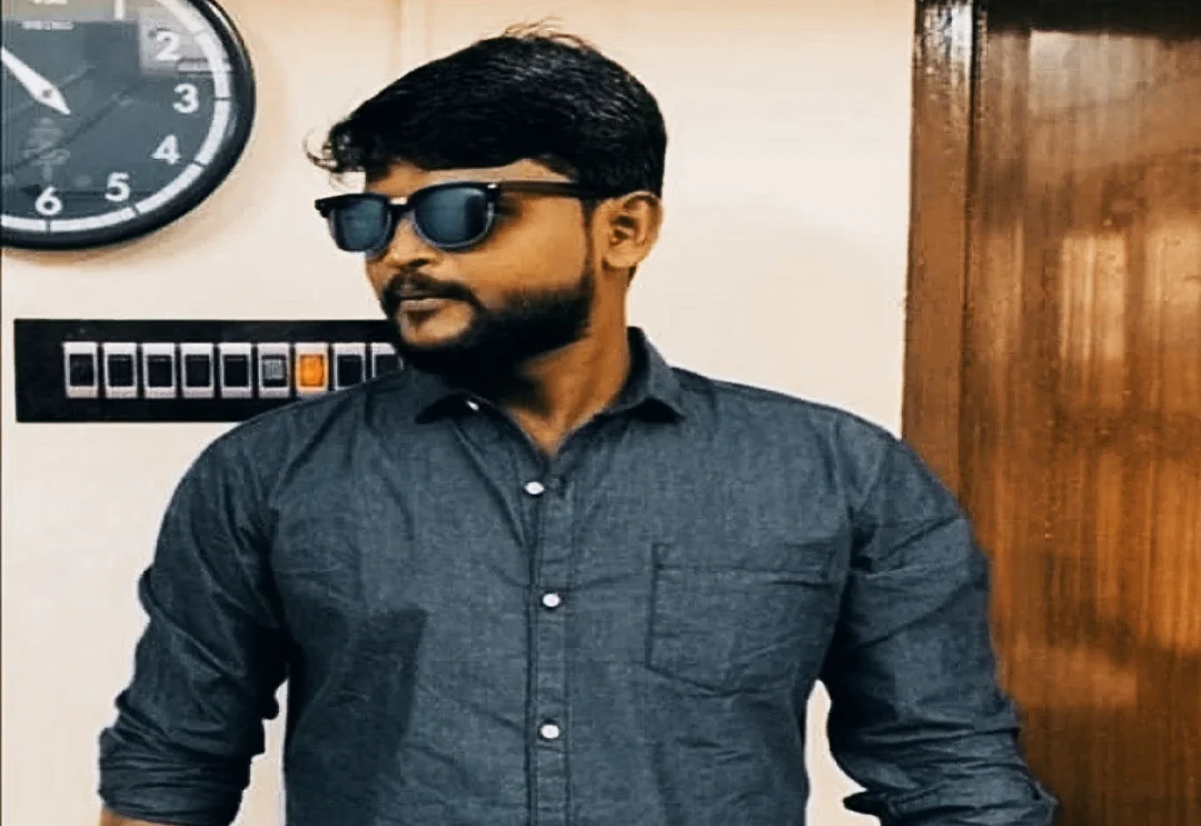 திருவாரூர்: வேலை கிடைக்காத விரக்தியில் விபரீத முடிவு! - கத்தியால் கழுத்தை அறுத்து இளைஞர் தற்கொலை