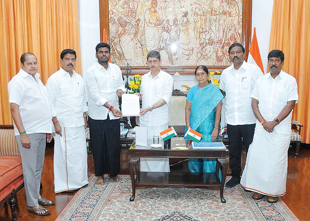 மிஸ்டர் கழுகு: ஆளுநரிடம் அண்ணாமலை கொடுத்த ஃபைல்! - டென்ஷனில் அறிவாலயம்...