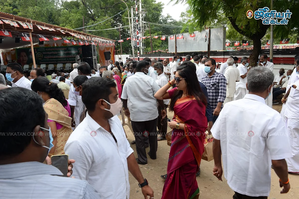 சோனாலி பிரதீப்