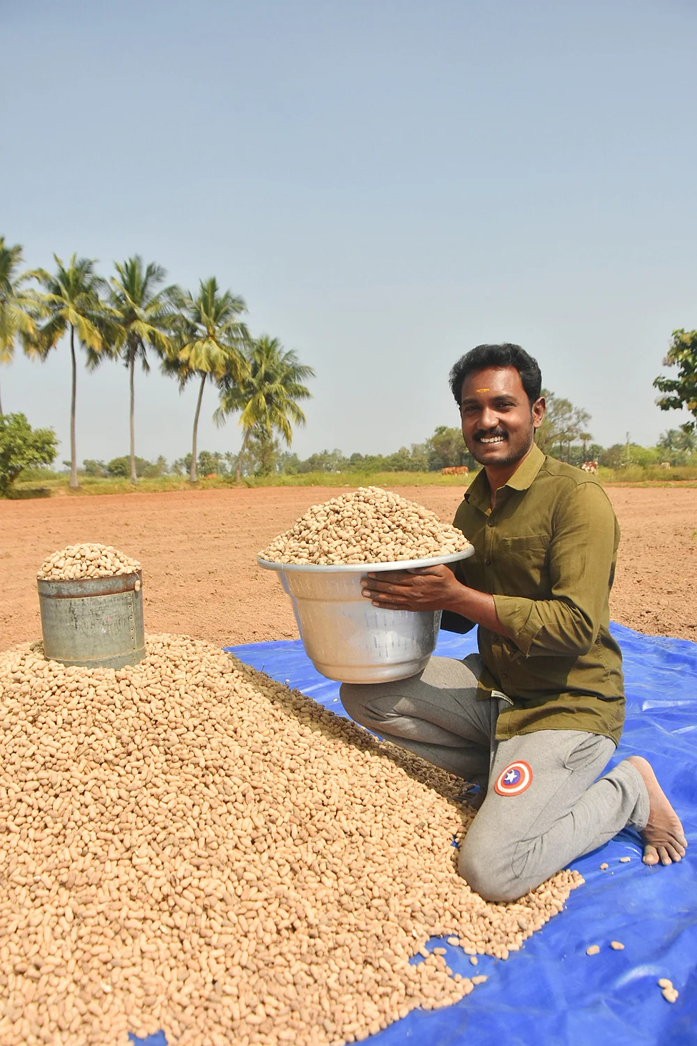 நிலக்கடலையுடன்