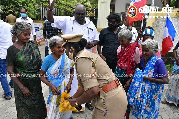 தடுத்து நிறுத்திய காவல்துறையினர்