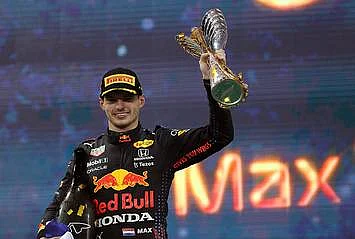 புதிய F1 சாம்பியன் வெர்ஸ்ட்டப்பன்