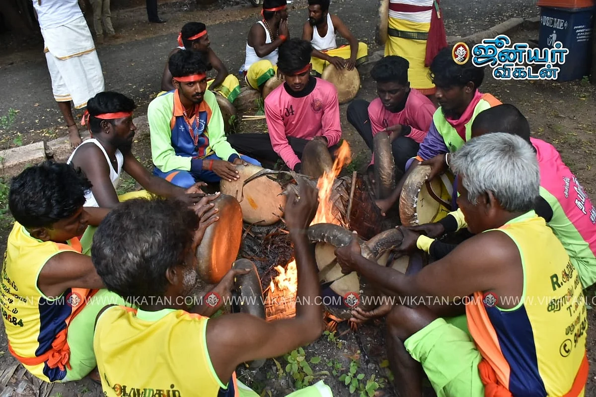 மார்கழியில் மக்களிசை கலைஞர்கள்