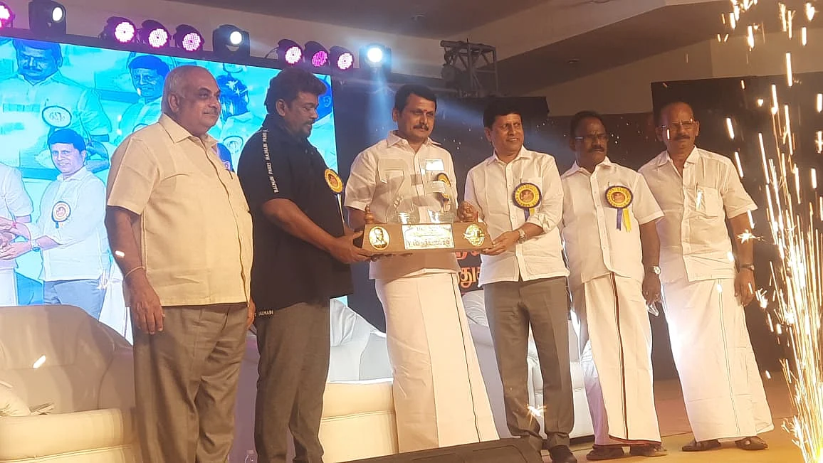 செந்தில் பாலாஜியுடன் பார்த்திபன்