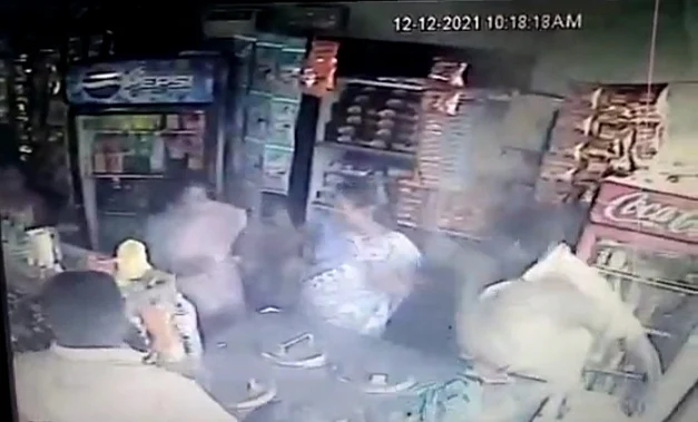 பெண் ஊழியர் தாக்கப்படும் சிசிடிவி காட்சி