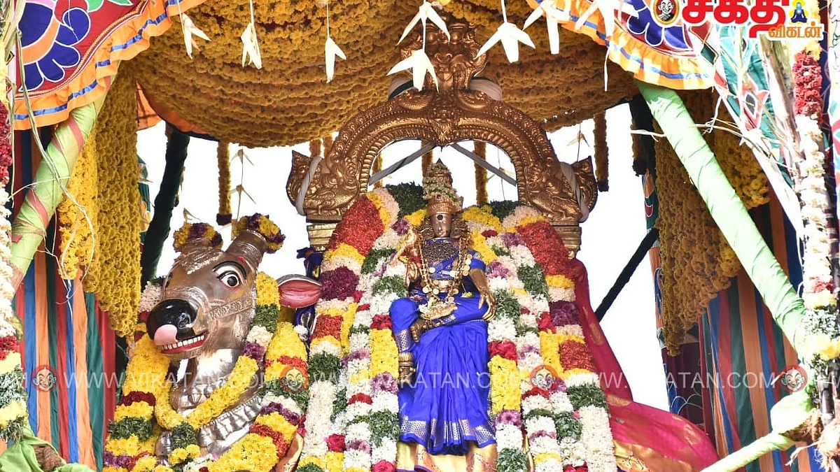 அஷ்டமி சப்பரத்தில் அம்பாள்