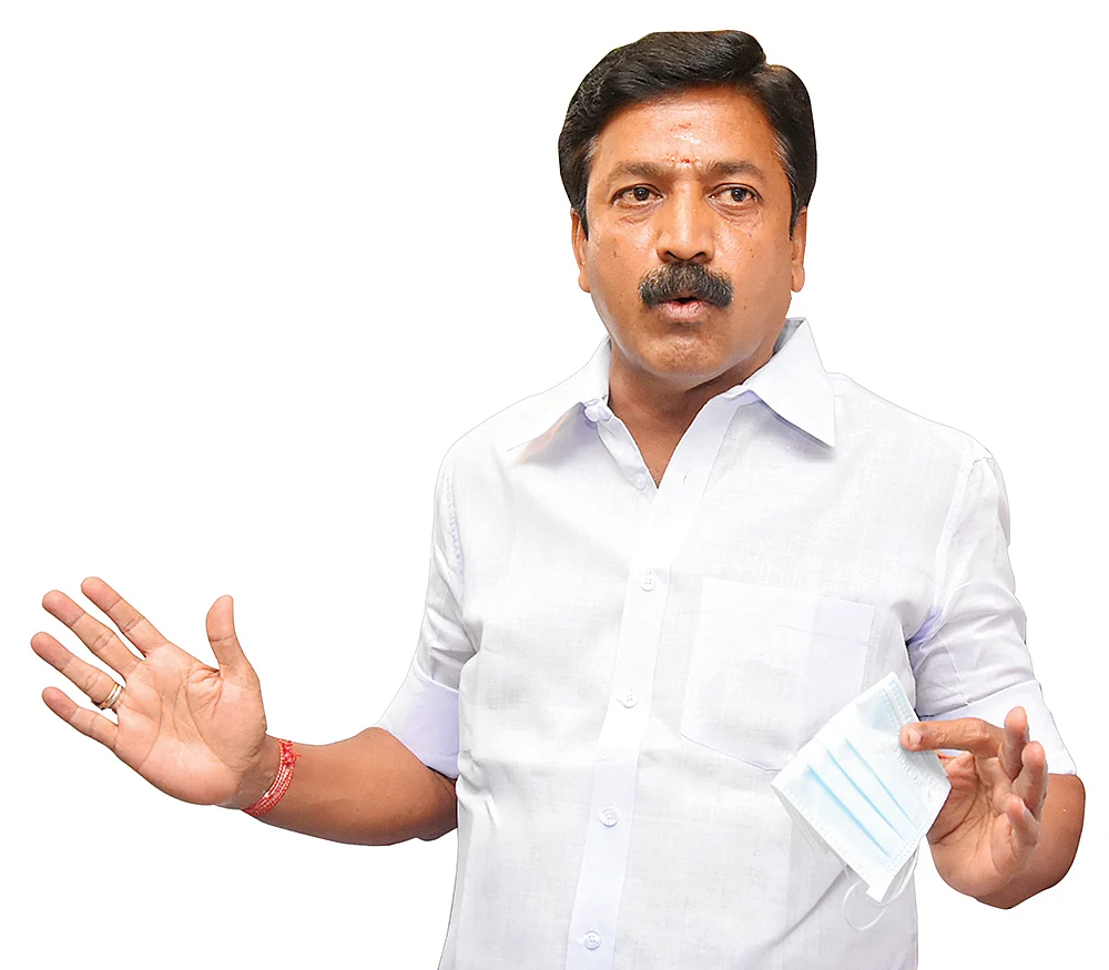 சசிகலா என்ன சூப்பர் வுமனா? - சீறுகிறார் சி.வி.சண்முகம்