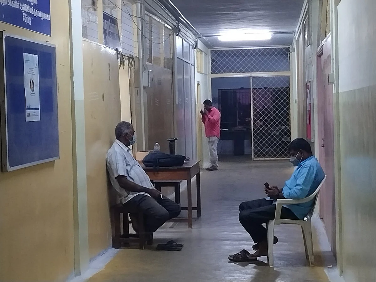ரெய்டு நடைபெற்ற பேரூராட்சி உதவி இயக்குநர் அலுவலகம்