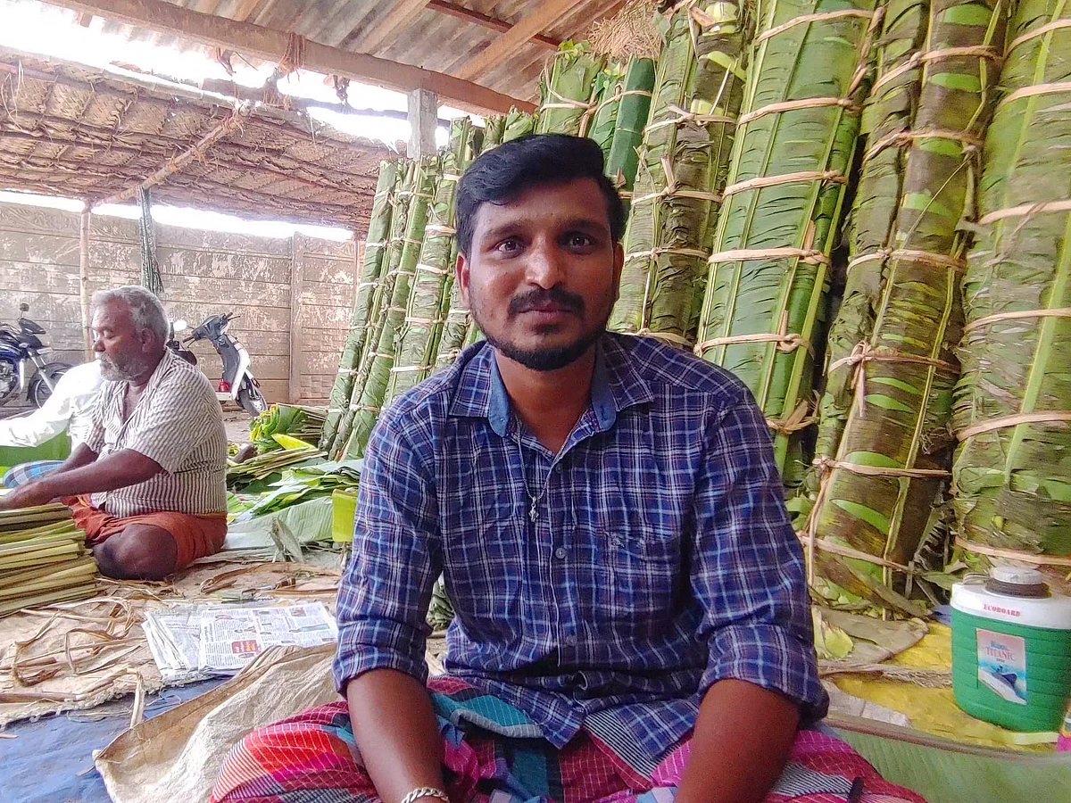 இலைகளோடு தயாளன்