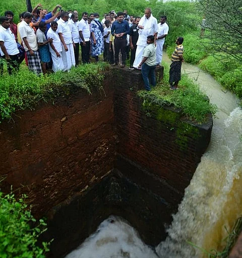 நேரில் பார்வையிட்ட சபாநாயகர் மற்றும் அதிகாரிகள்