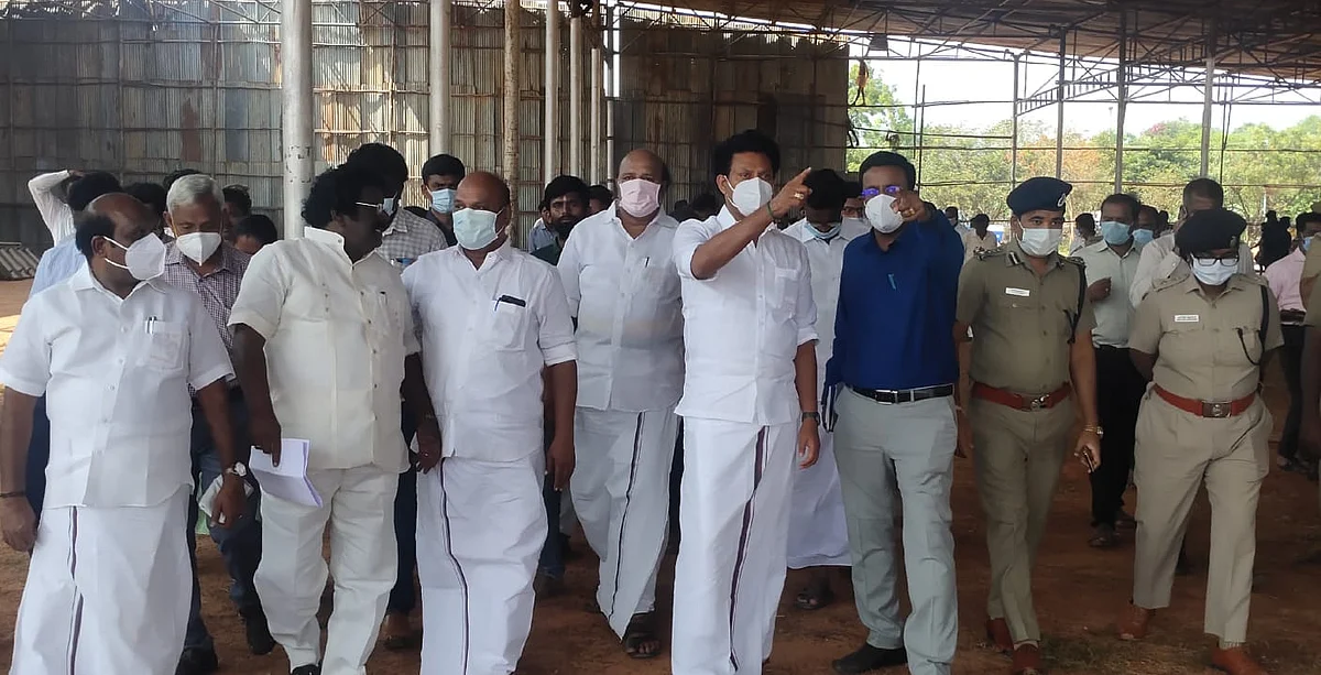 ஸ்டாலின் கலந்துகொள்ளவிருக்கும்
நலத்திட்ட உதவி விழா ஏற்பாட்டில்