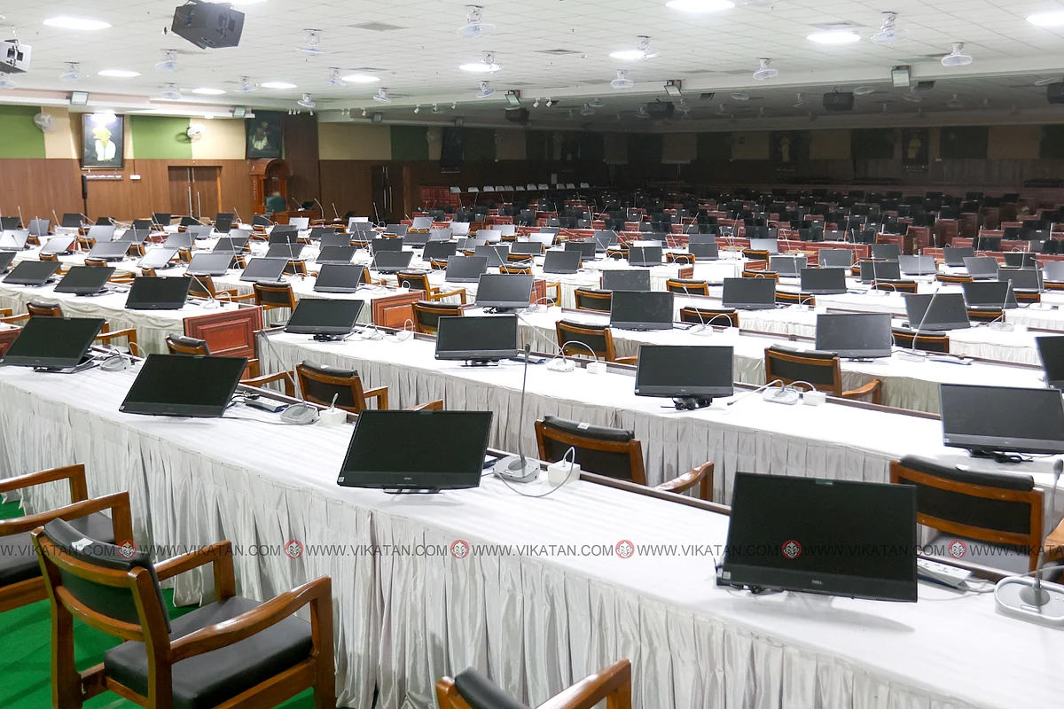 கலைவாணர் அரங்கில் சட்டப்பேரவை கூட்டத்துக்கான முன்னேற்பாடுகள்
