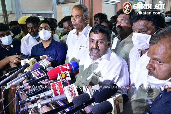 பேட்டியளிக்கும் அமைச்சர் கண்ணப்பன்