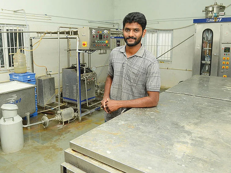 பால், தயிர், நெய், பால்கோவா...
பட்டையைக் கிளப்பும் பால் பண்ணைத் தொழில்!
