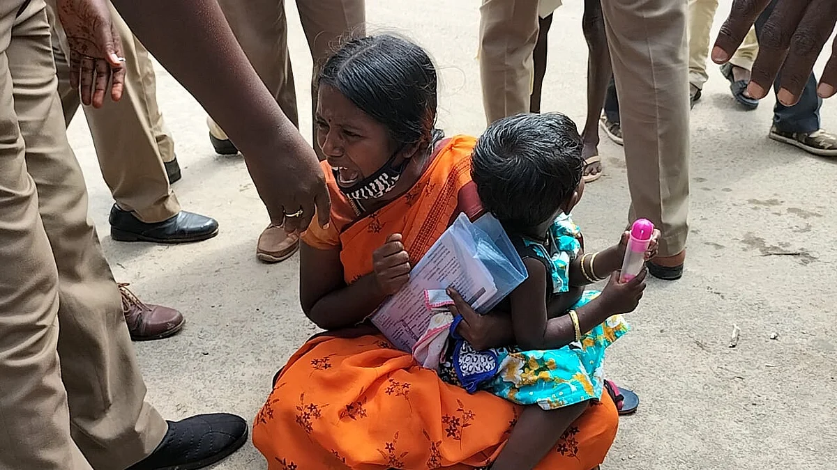 கண்ணீருடன் மாரியம்மாள்