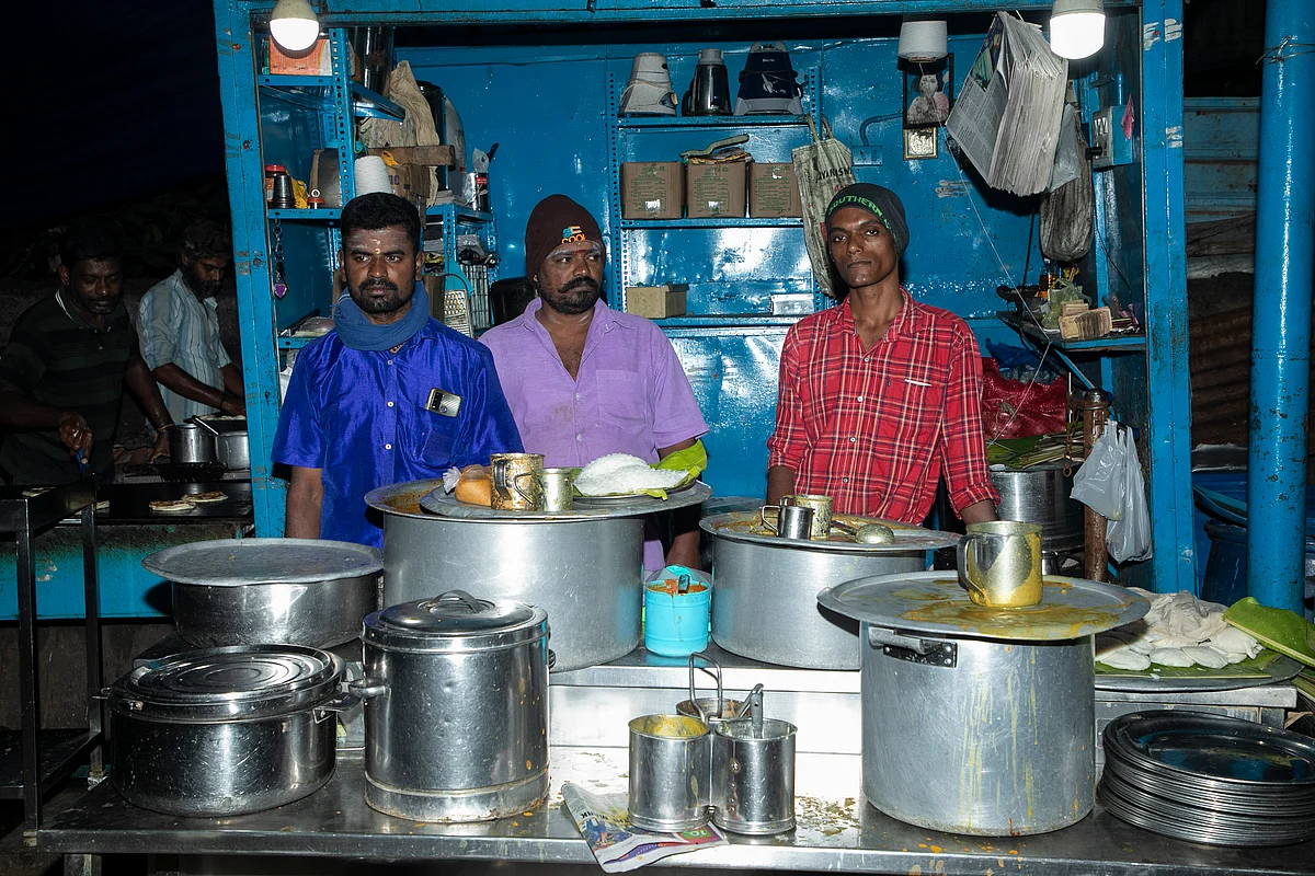 கார்த்திக் டிபன் சென்டர்