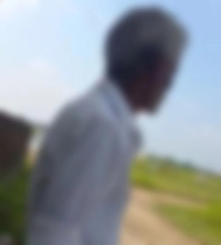 முகநூல் பதிவில் முதியவர் பேசும் காட்சி