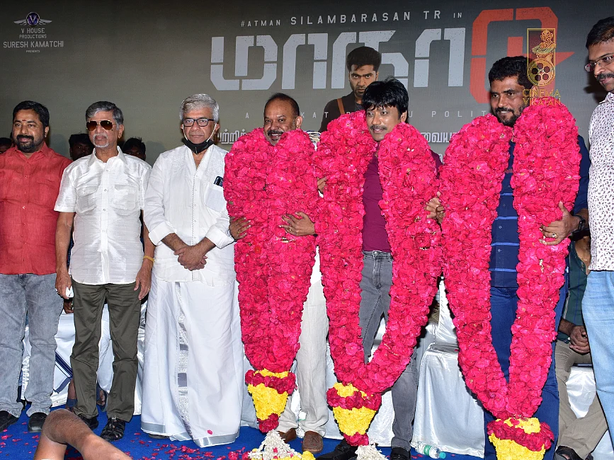 மாநாடு: வராத சிம்பு, கேக் வெட்டிய எஸ்.ஜே.சூர்யா படத்தின் சக்சஸ் மீட் படங்கள்!