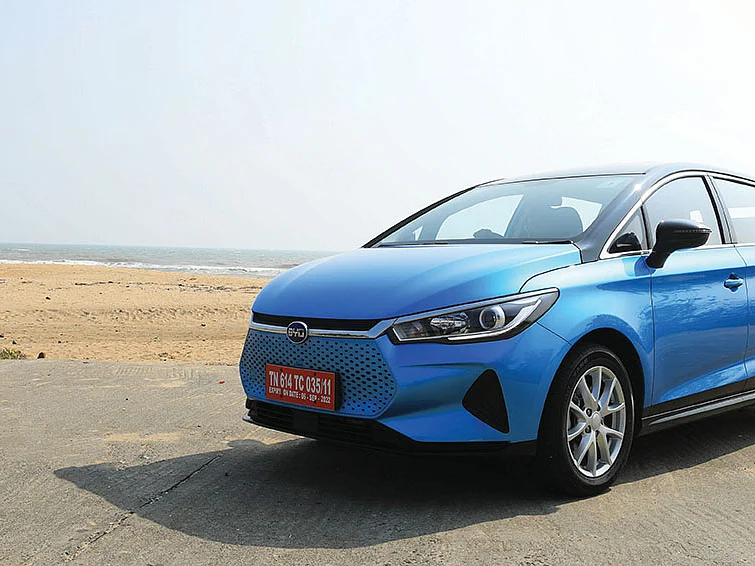 1.60 ரூபாய்க்கு ஒரு கிமீ!
சீனாவின் எலெக்ட்ரிக் கார் BYD e6