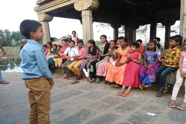 கதை சொன்ன சுட்டிக் குழந்தை