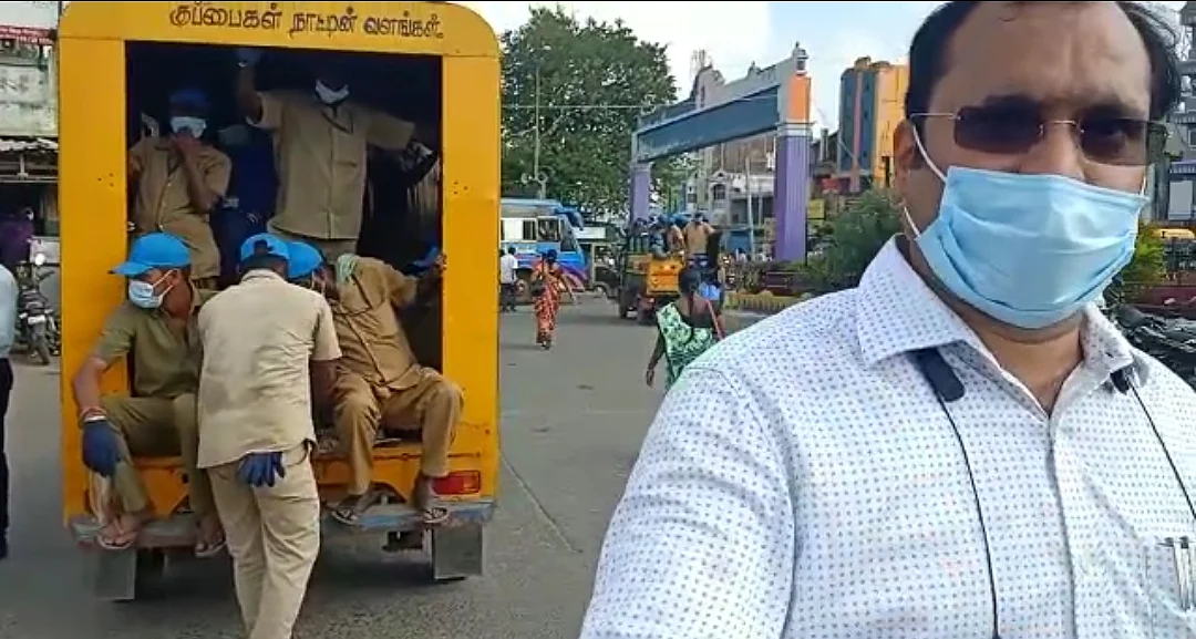 சம்பவ இடத்தில் நகராட்சி ஆணையர்