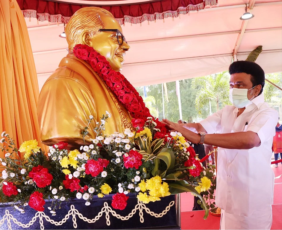 நாவலர் நெடுஞ்செழியன் சிலையை திறந்துவைத்த மு.க.ஸ்டாலின்