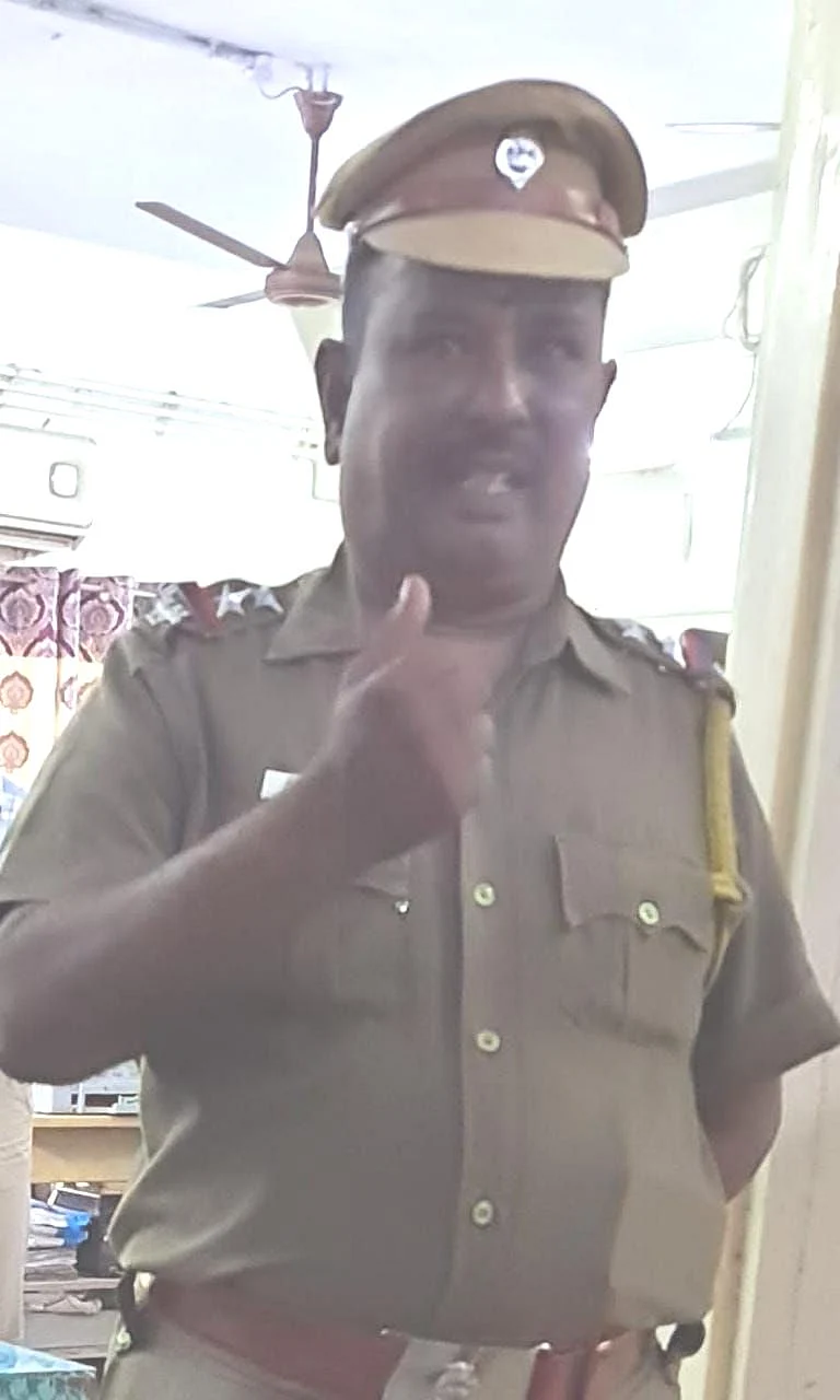 சப் இன்ஸ்பெக்டர் சீனிவாசன்
