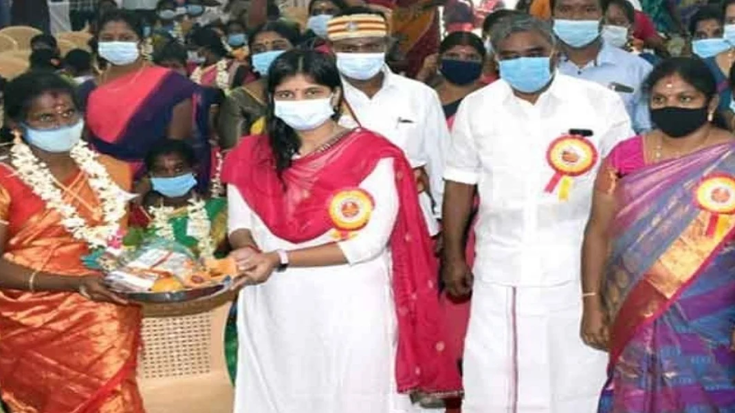 வளைகாப்பு நிகழ்சியில் மாவட்ட ஆட்சியர், எம்.எல்.ஏ