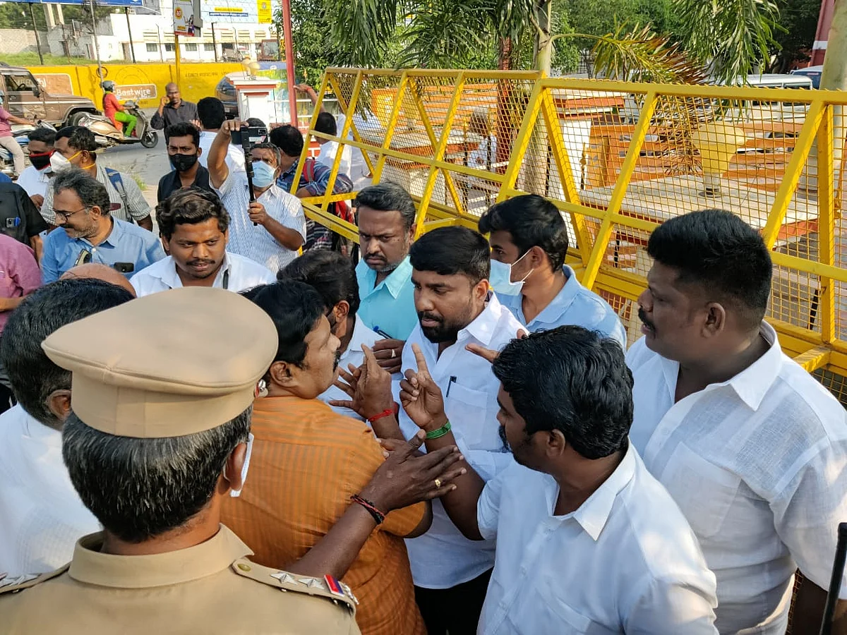 திமுக-வினர்