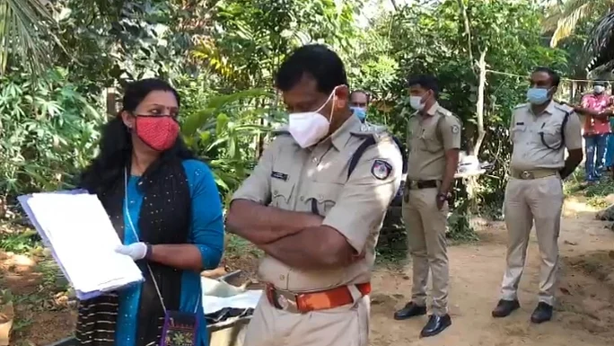 கேரள காவல்துறையினர்