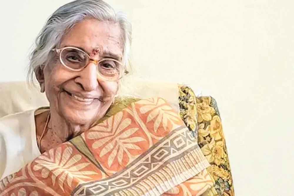 மனங்களில் வாழ்வார் மருத்துவர் சாரதா!