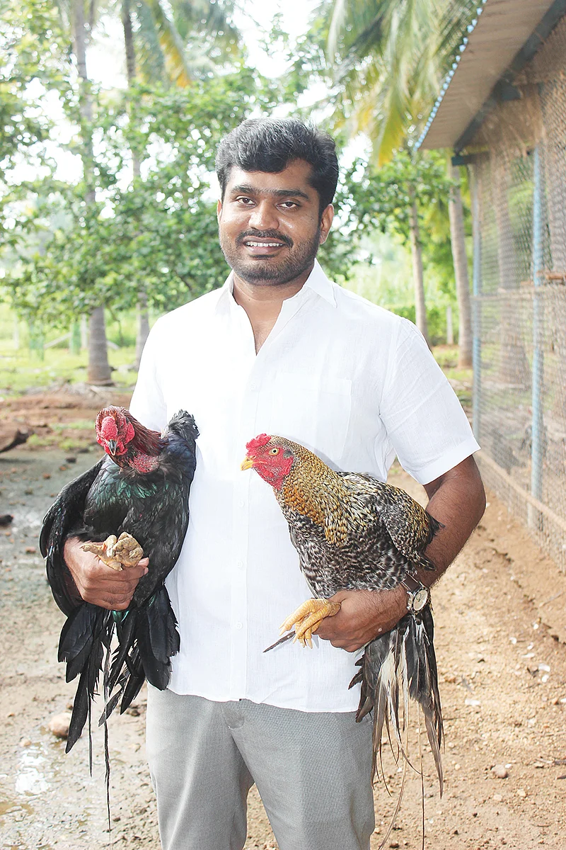 பண்ணையில் தினேஷ் பெரியசாமி