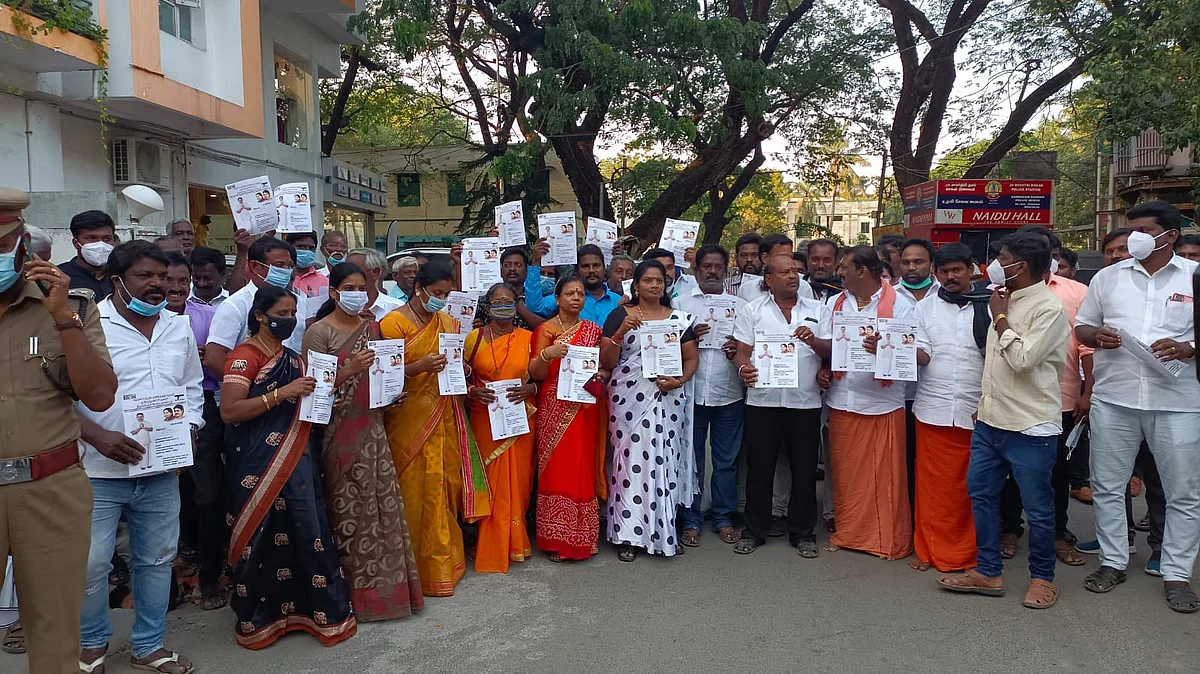 ராஜினாமா செய்த நிர்வாகிகள்