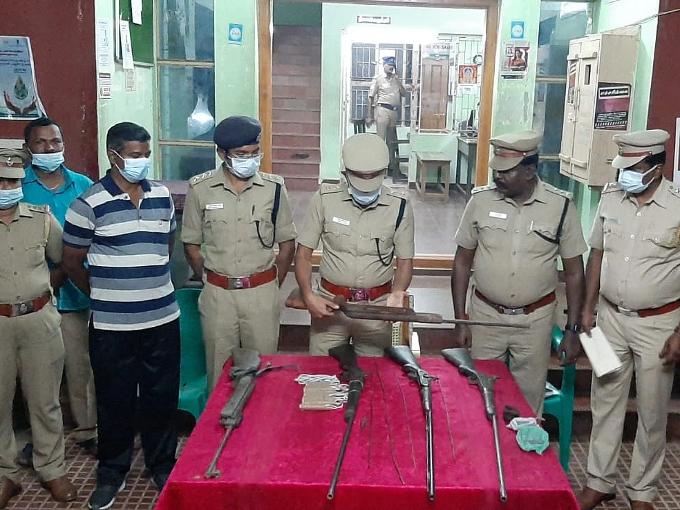 திண்டுக்கல் துப்பாக்கிச்சூடு: மலைப்பகுதிகளில் போலீஸார் தீவிர ஆய்வு; 5 துப்பாக்கிகள் பறிமுதல்!