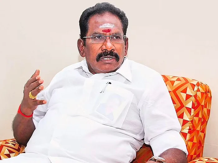 ``சுதாரிச்சு அடிக்கணும்!'' - சொல்கிறார் செல்லூர் ராஜூ